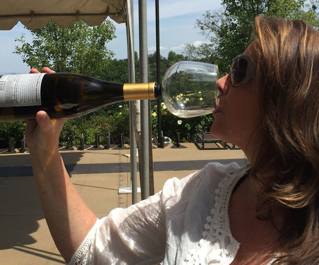Guzzle Buddy Wine Bottle Attachment