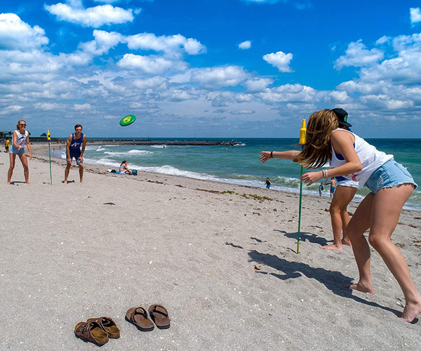 Bottle Bash Frisbee Game