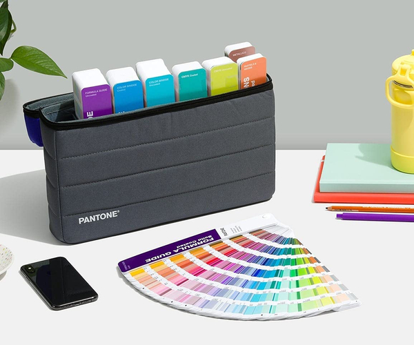 Pantone Portable Studio