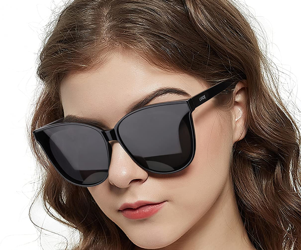 Big Sunglasses for Anonymity in Public