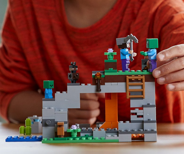 Minecraft Zombie Cave LEGO Set