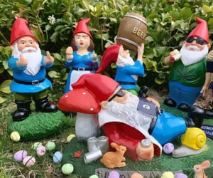27 Extremely Funny Garden Gnomes Guaranteed To Make You Laugh Your Butt Off