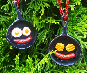 33 Ridiculously Funny Christmas Ornaments That Are Ho-Ho-larious