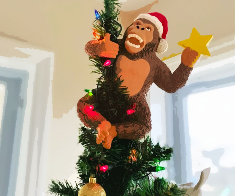 23 Hilariously Funny Christmas Tree Toppers That'll Make Christmas Unforgettable