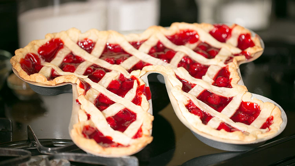 The Pi Shaped Pie Tin