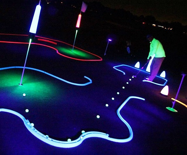 Glow In The Dark Mini Golf Kit