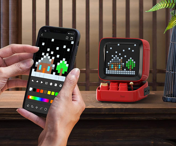 Retro Pixel Art Speaker