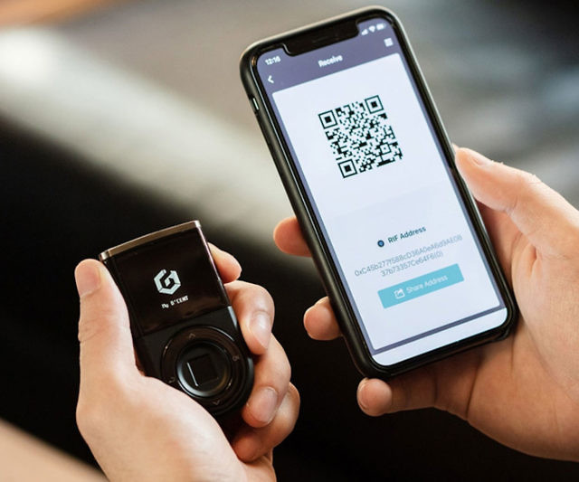 D’Cent Biometric Cryptocurrency Wallet