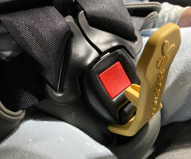 Easy Car Seat Buckle Release Aid