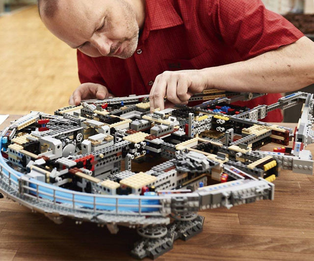 LEGO Millennium Falcon Set