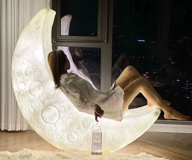 Moon Lamp Lounge Chair