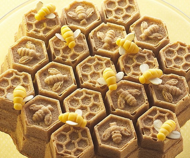 Bee Hive Honeycomb Dessert Pan
