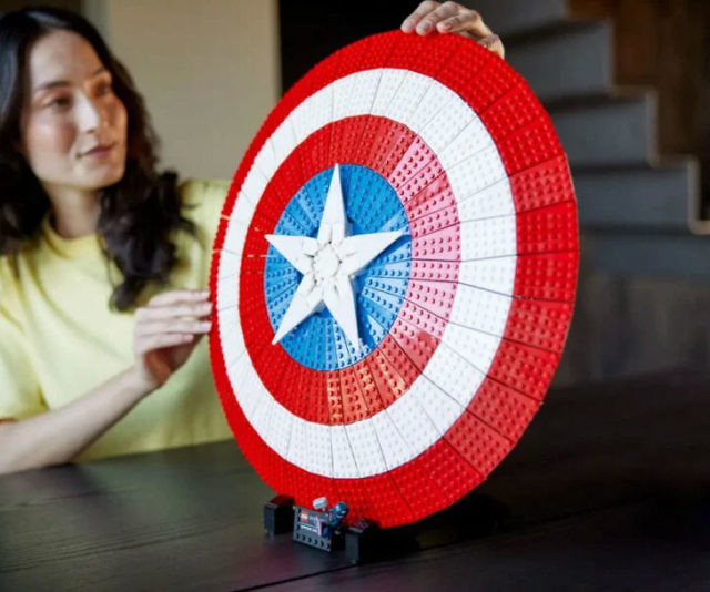 LEGO Captain America Shield Set