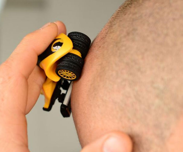 Moto Men’s Head Shaving Razor