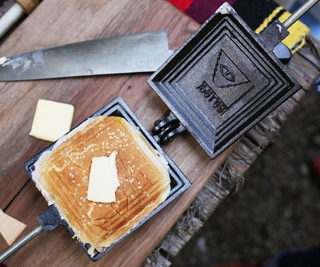 Cast Iron Sandwich Maker