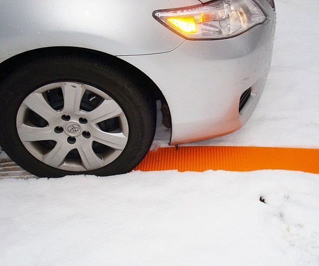 Emergency Tire Traction Mats