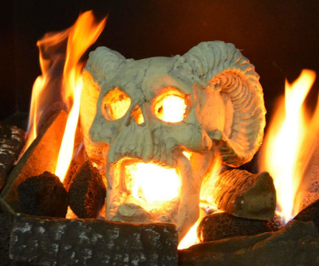 Fireplace Skull Gas Log