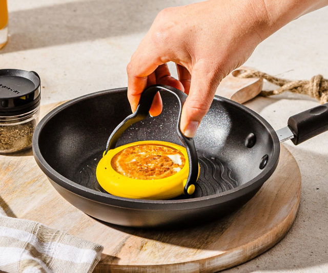Flip & Serve Egg Ring