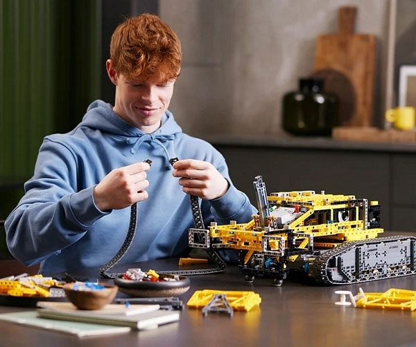 LEGO Technic Liebherr Crawler Crane