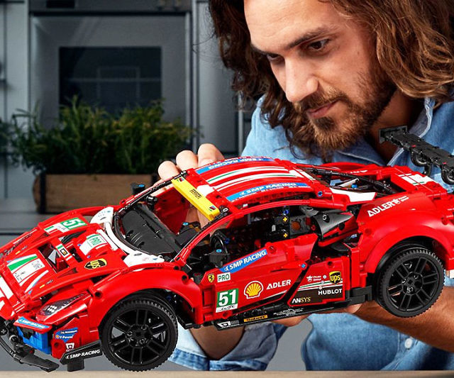 LEGO Technic Ferrari 488 GTE