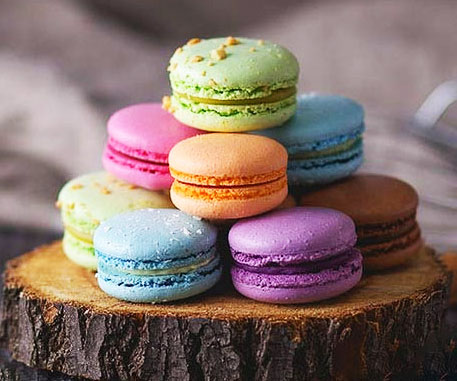 Gourmet Parisian Rainbow Macarons