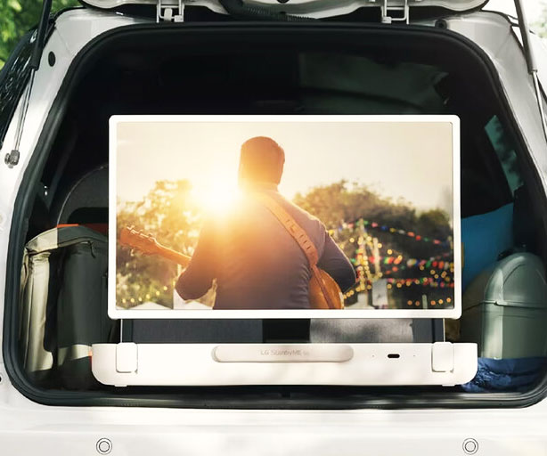 LG StandbyMe Briefcase TV