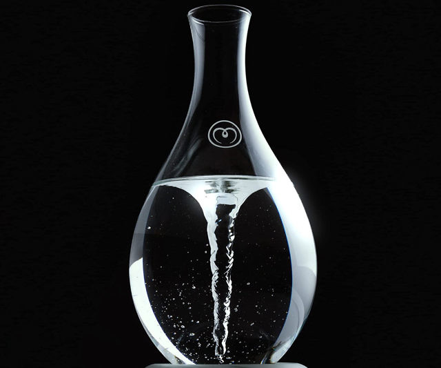 MAYU Swirl Water Pitcher