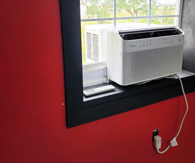 Midea U-Shaped Smart Air Conditioner