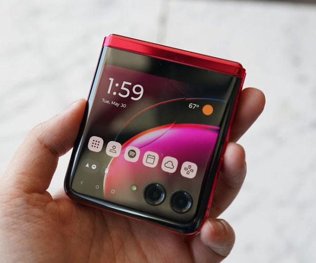 2023 Motorola Razr Plus