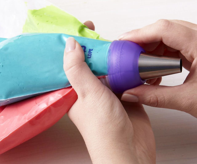 Multi-Color Swirl Icing Coupler