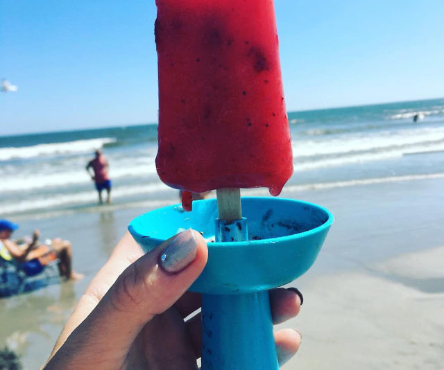 No Mess Ice Cream Holder
