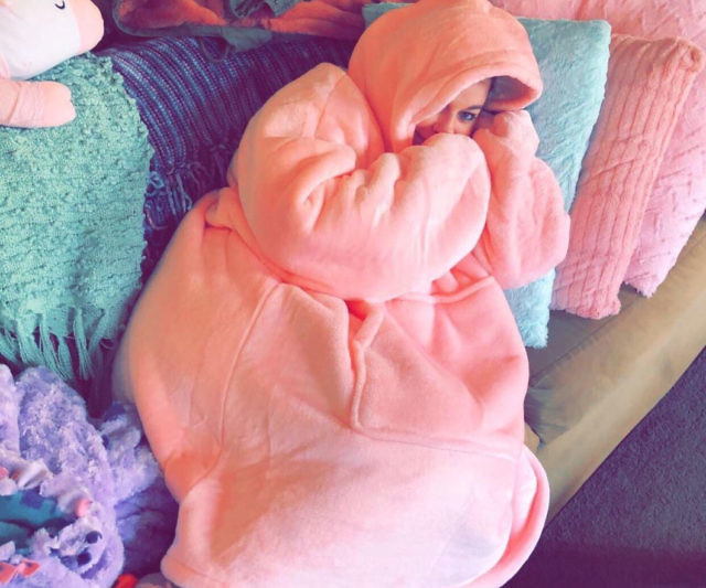 Oversized Hoodie Sweatshirt Blanket