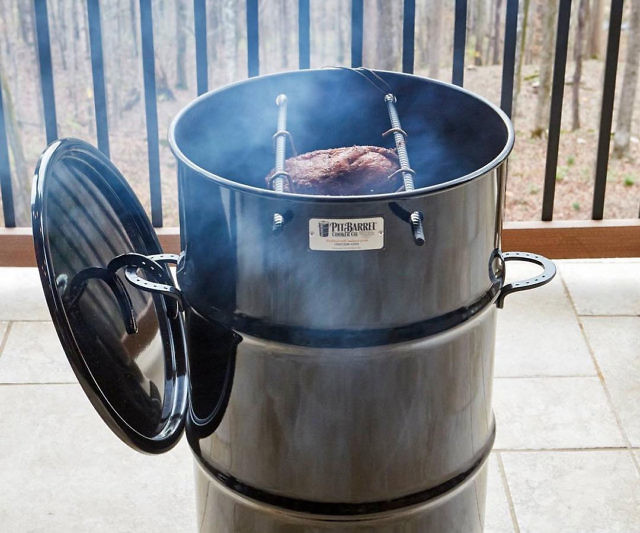 Pit Barrel Cooker