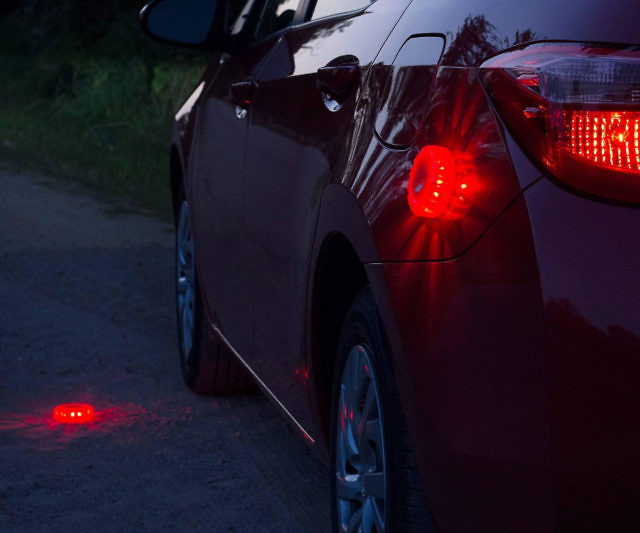 Magnetic Road Safety Flares Kit