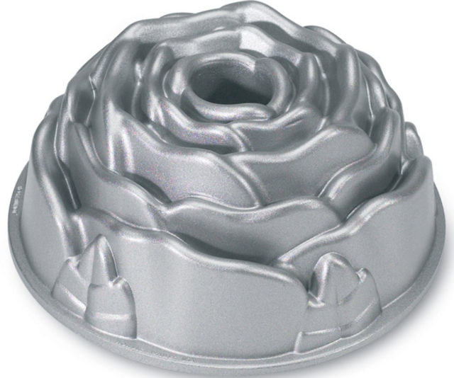 Rose Shaped Aluminum Bundt Pan