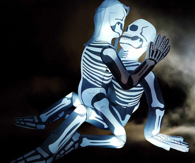 Skeleton Lovers Inflatable