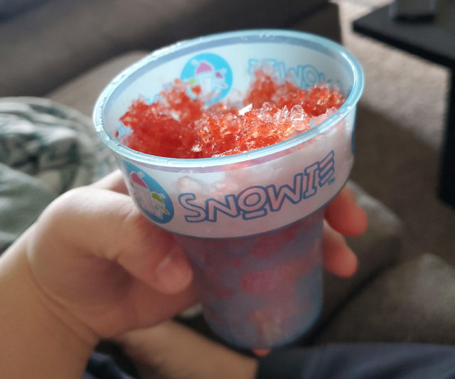 Dash Shaved Ice Maker & Slushie Machine