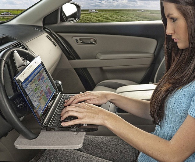 Steering Wheel Workstation