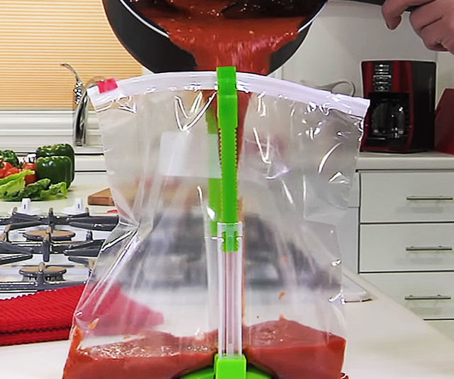 Hands-Free Plastic Bag Holder