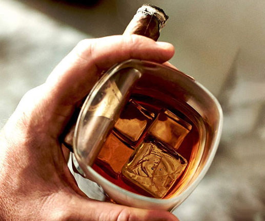 Cigar Holding Glass