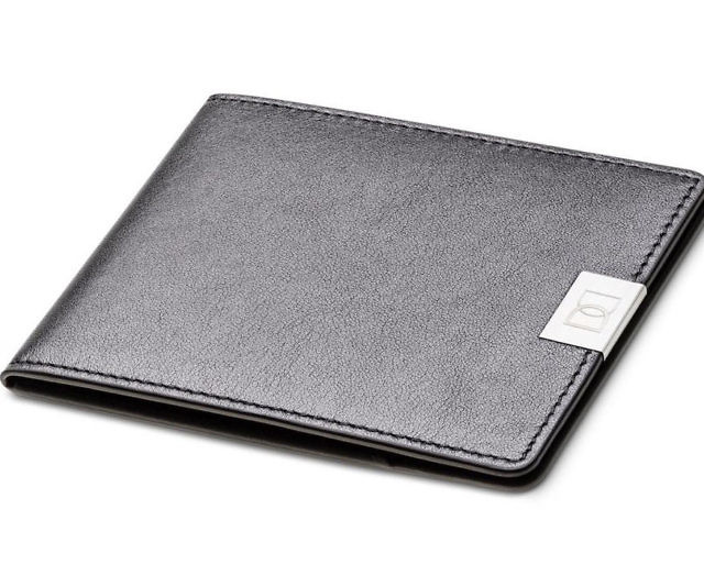 The World’s Thinnest Leather Wallet