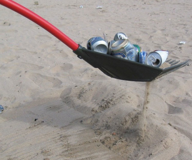 2-In-1 Shovel And Rake