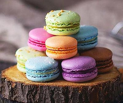 Gourmet Parisian Rainbow Macarons