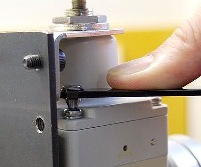 Ultra Low Profile Screwdriver