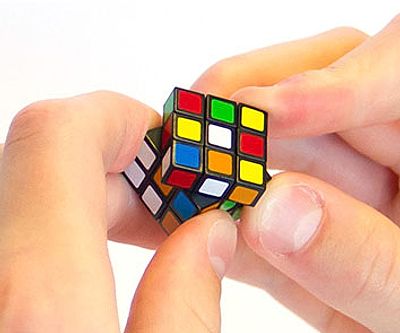 World’s Smallest Rubik’s Cube